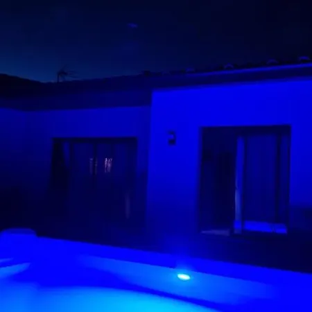 Les Garrigues Ensoleillees Bed & Breakfast