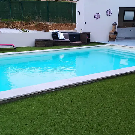 Les Garrigues Ensoleillees Bed & Breakfast